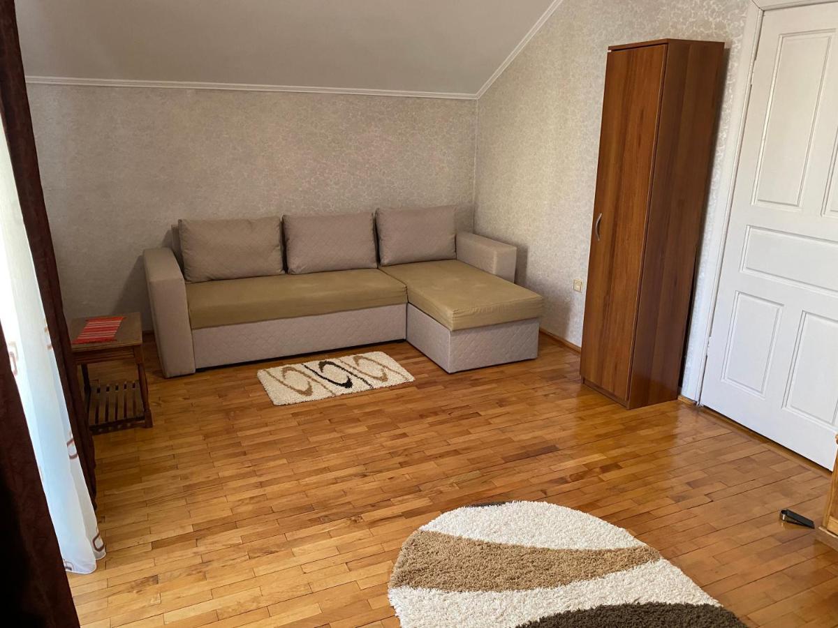 Апартаменты Apartament Mansarda Куртя-де-Арджеш Экстерьер фото